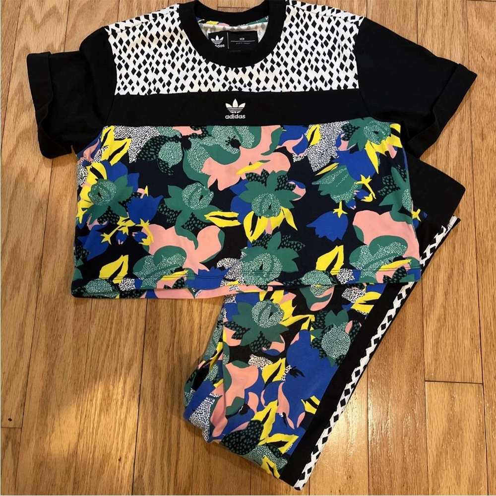 Adidas Her Studio London Set Black and Green Floral Patterned Apparel